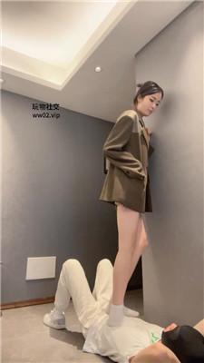 230051fon38x22q8nd8dn2.jpg