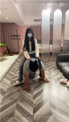 115551di9zqis25di9u8d2.jpg