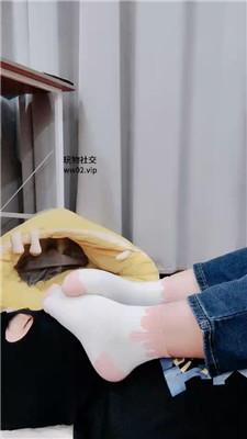 122256cdqaakwzzbq1e125.jpg