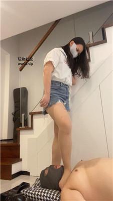 143841e54mb096769p50y7.jpg