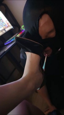 175401y19ll3771r0f1hld.jpg