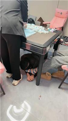 084015v1bx3up523eps7xk.jpg