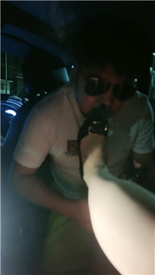 【贵夫人】车内恋足舔