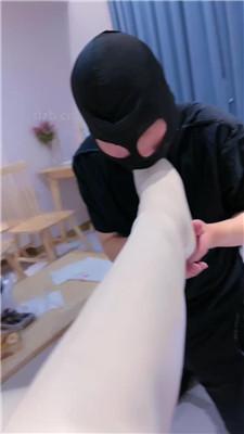 233414p31h4uf2iwz32c28.jpg