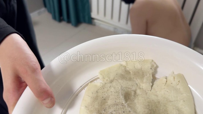 『chnnsct1818』女生圈养凌辱踩踏喂食圣水馒头