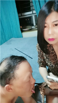 【莎莎老师】寂寞少妇羞辱秃头狗