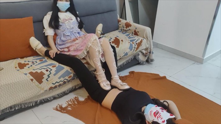 【00后小彤】洛丽塔小主踩踏女m