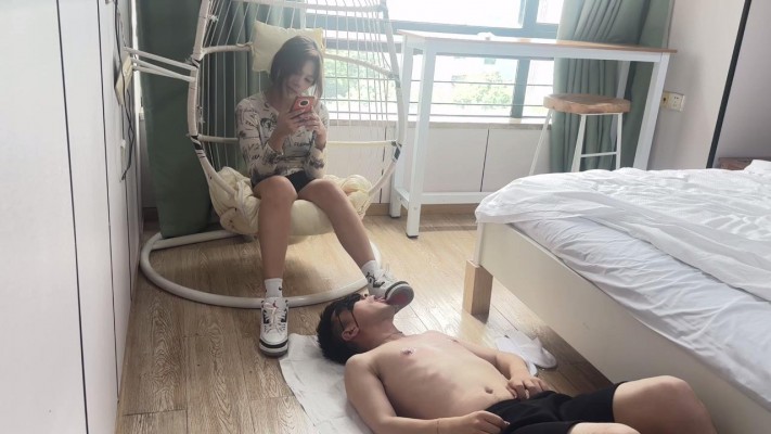 【黑丝诱惑】素人高三学生陶淘酸臭运动鞋白袜脚 YC-250725-5BP