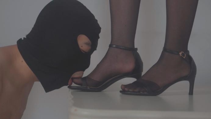 【贝琳】女同事和狗子的休闲游戏