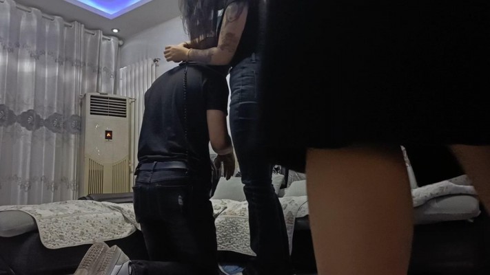 尤尤子女王的恋足场