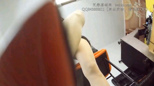 第一视角 晓G高跟肉丝脚踹踩脸支配羞辱追求者全程语言玩废你